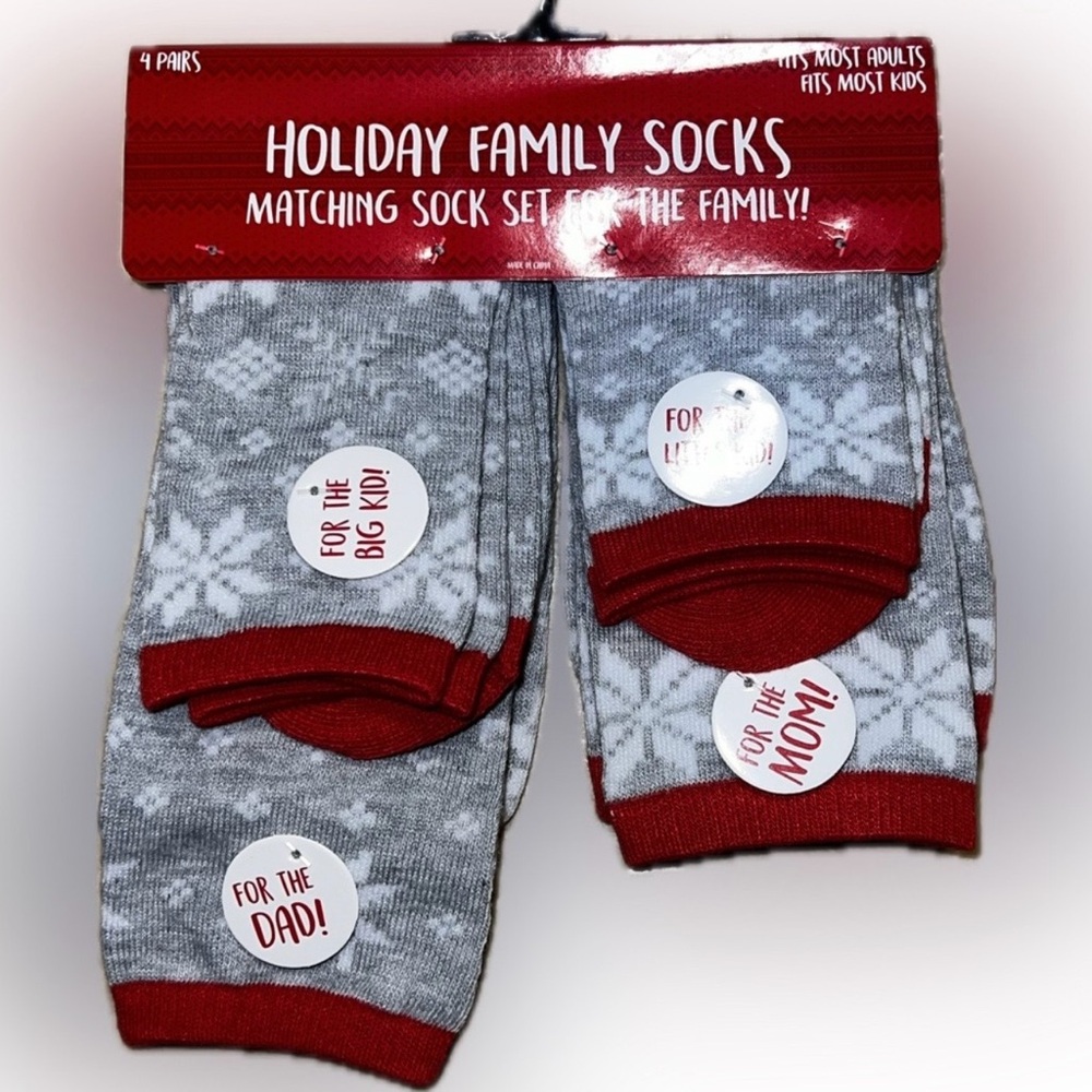 NWT Holiday Family Socks 4 Pair Sizes Matching Set Christmas Snow Flakes Gray
